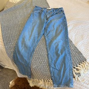 Abercrombie and Fitch, the mom high-rise m cropped Jean.